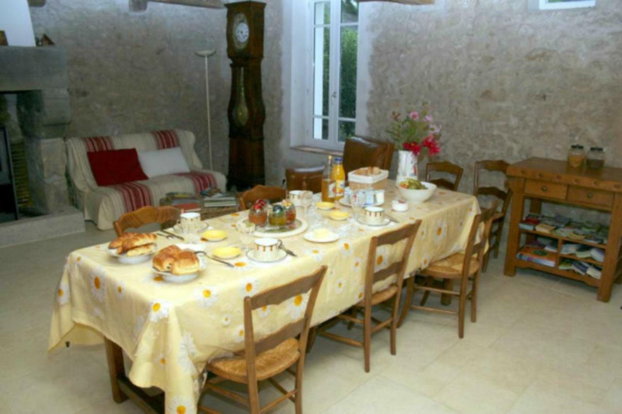 Le Clos Tilia Bed & Breakfast Clery-Saint-Andre Exterior photo